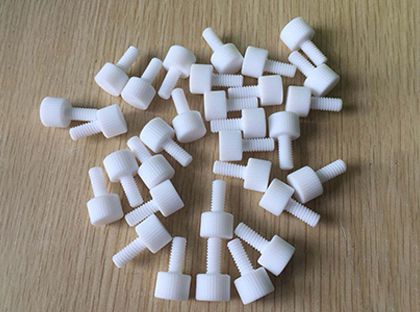 Plastmasas detaļu CNC apstrāde