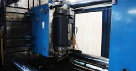 Plastmasas iesmidzināšanas formēšana