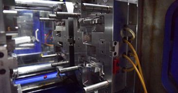 Divu šāvienu iesmidzināšanas formēšana