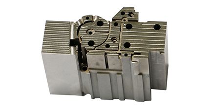 Rezerves veidņu sastāvdaļas un ieliktņi